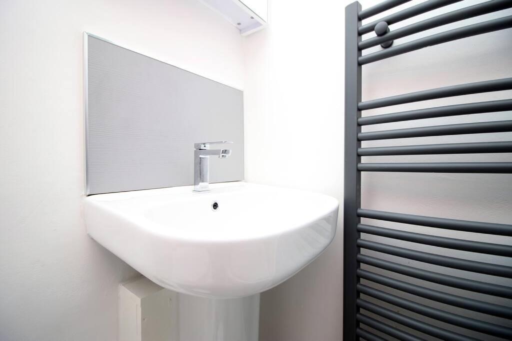 The Snug - Studio In Mount Pleasant Apartment Swansea